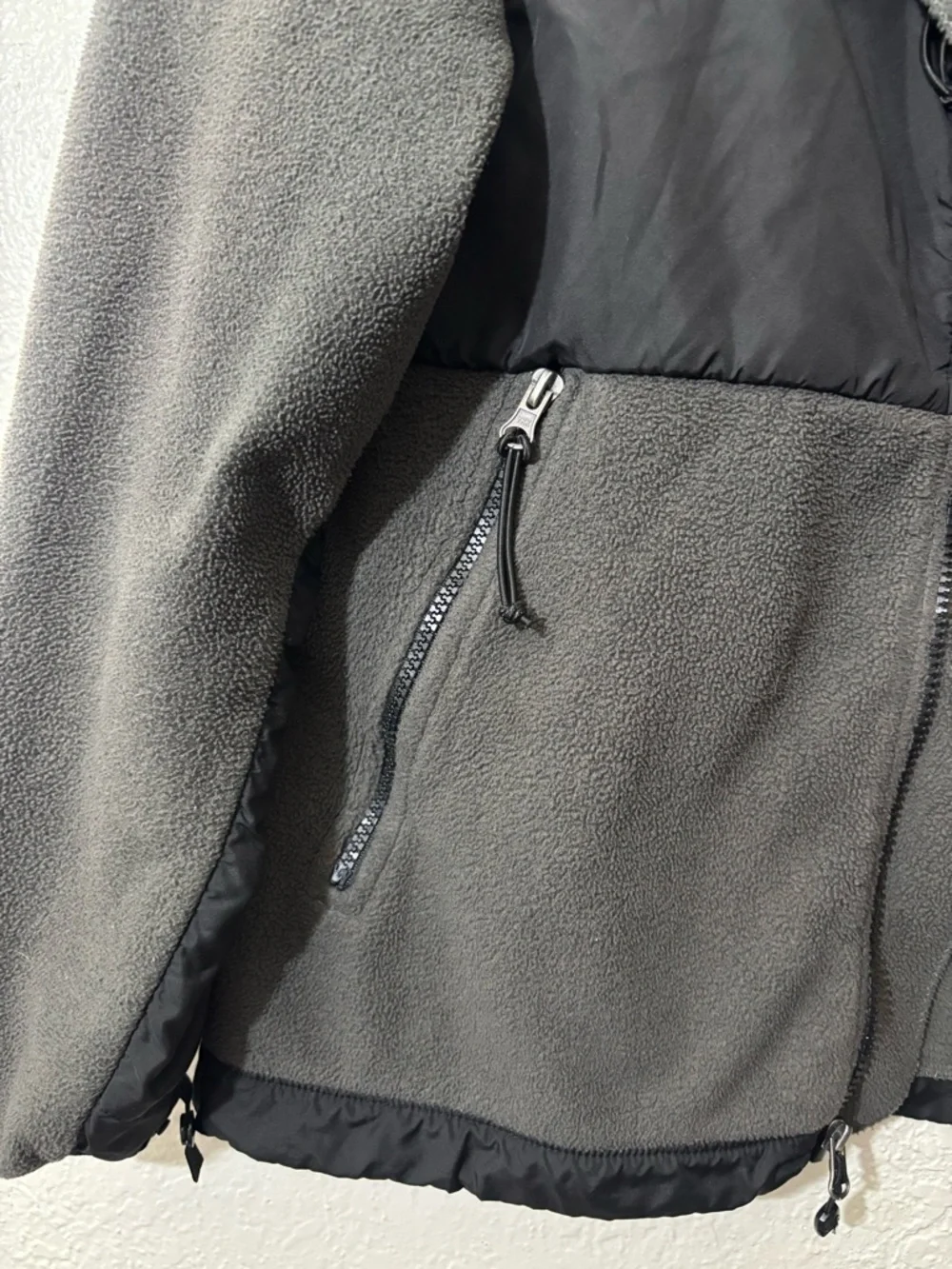 The North Face Men's Gray and Black Hybrid Fleece Puffer Jacket